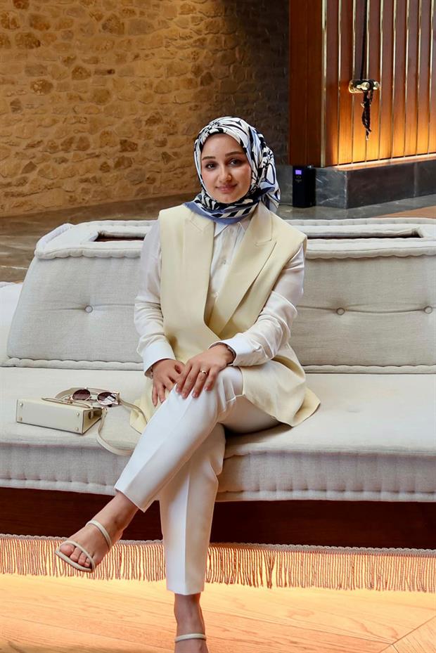 Bebe Mavisi Zambak Desen Twill İpek Eşarp