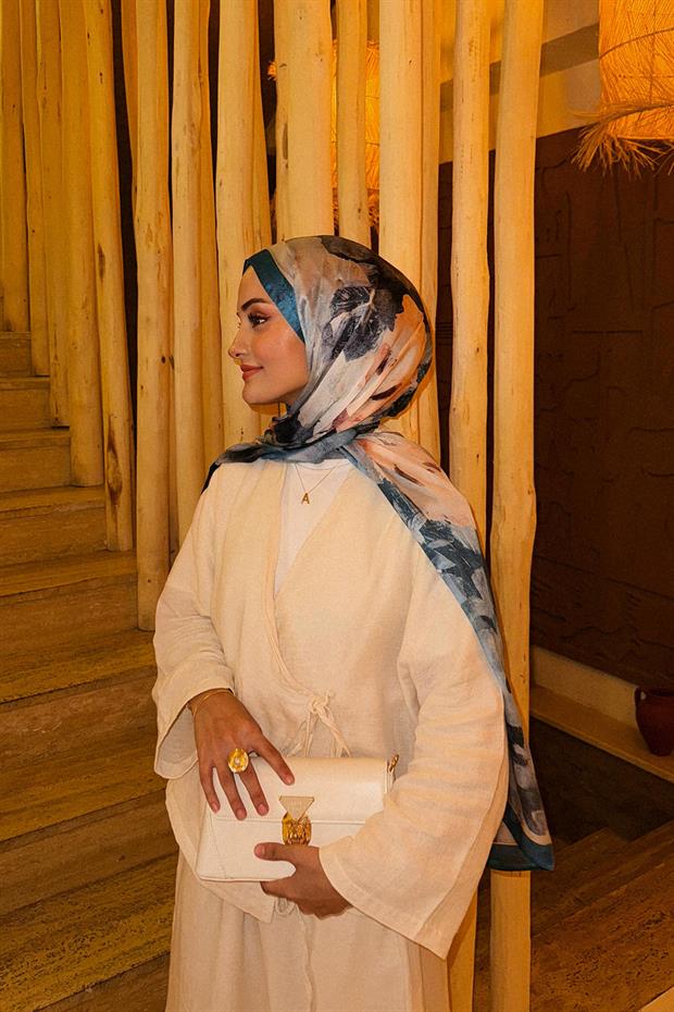 Bej Büzgü Detay Omuz Çantası