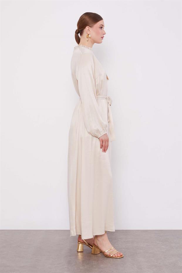 Bej Çiçek Taş Detaylı Cupra Elbise