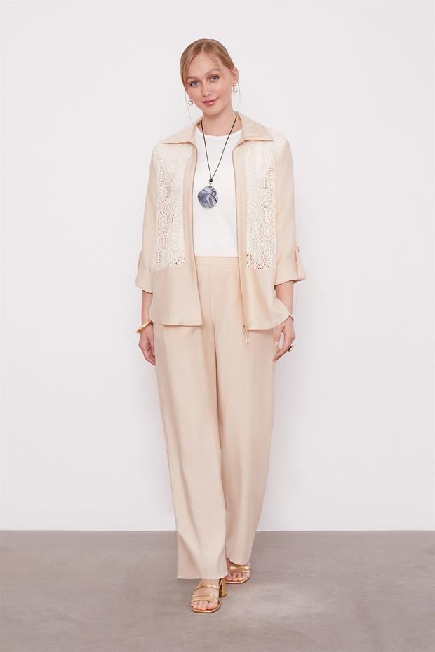 Bej Dantel Detaylı Üçlü Ceket Takım