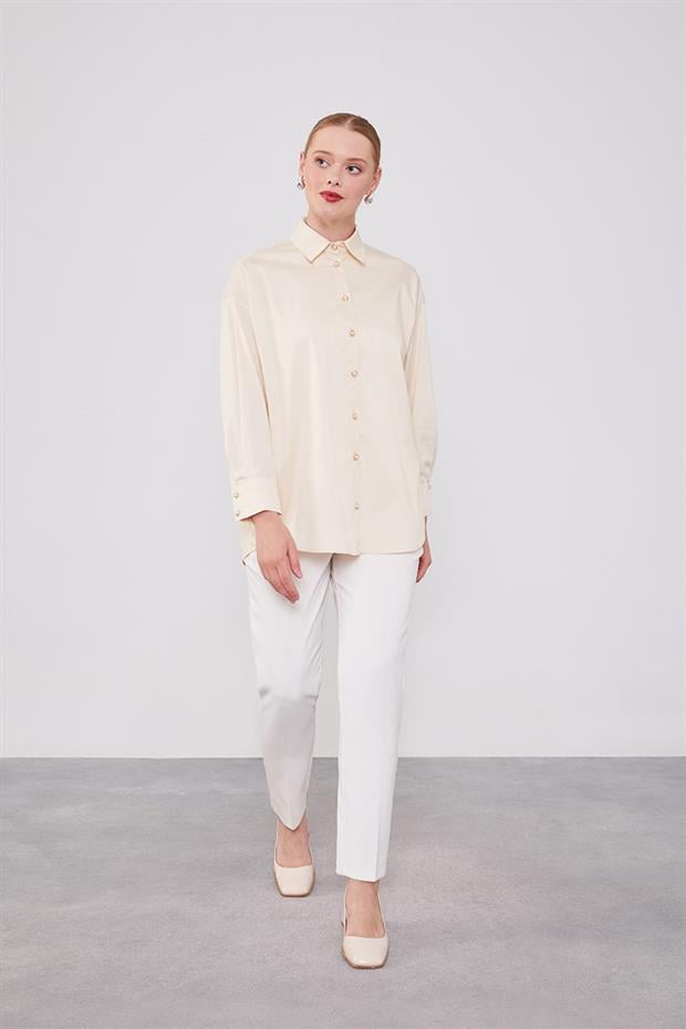 Bej Düğme Detaylı Gömlek