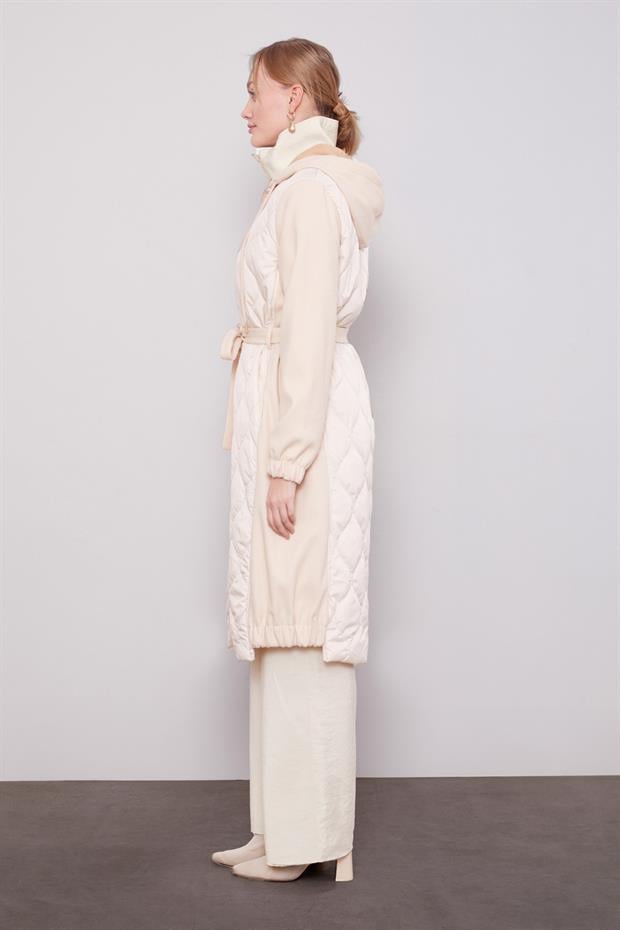 Bej Kaşe Detaylı Kapitone Mont