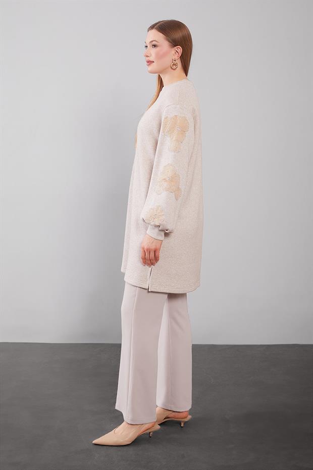 Bej Kol Çiçek Detaylı Tunik