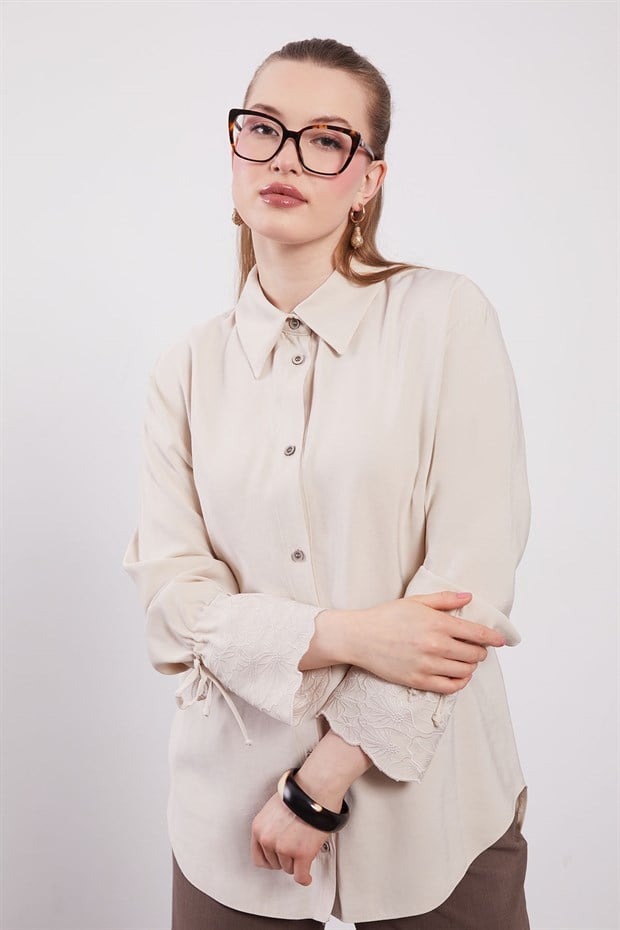 Bej Kol Dantel Ve Bağcık Detaylı Gömlek