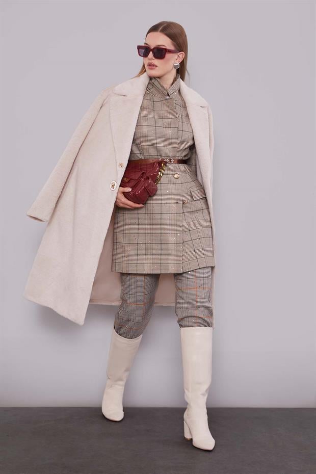 Bej Kuşak Deaylı Kürk Kaban