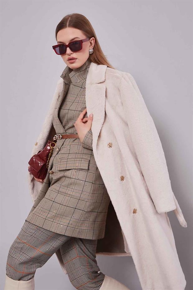 Bej Kuşak Deaylı Kürk Kaban