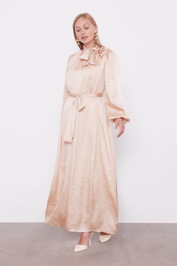 Bej Kuşak Detaylı Saten Kraş Elbise