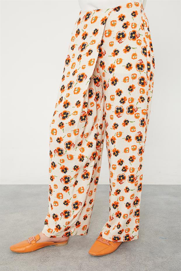 Bej Menekşe Desenli Alt- Üst Takım