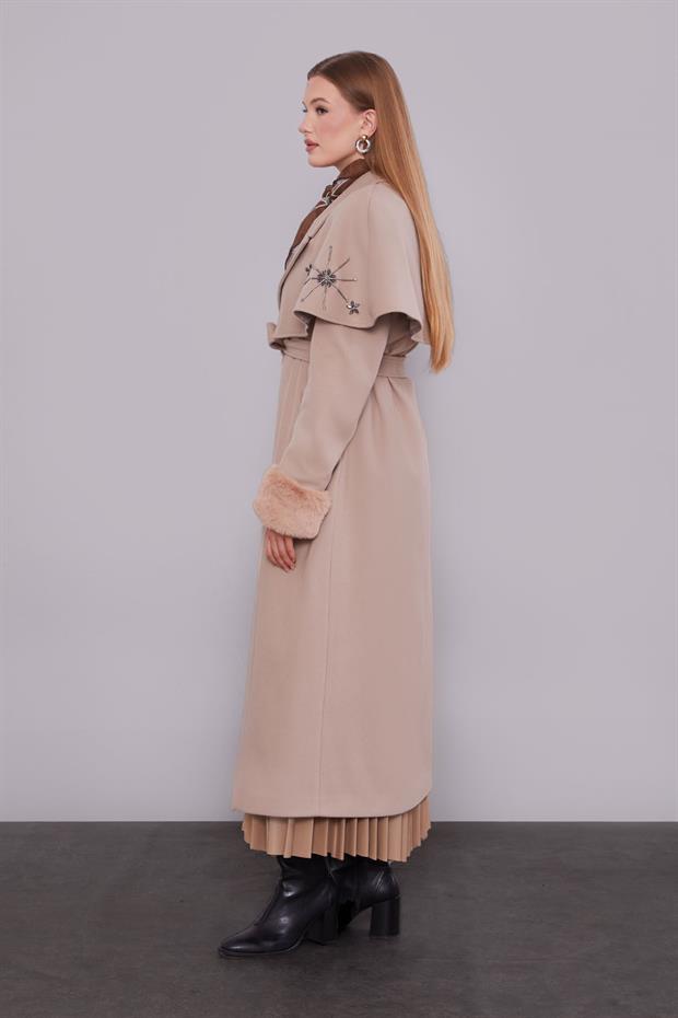 Bej Pelerin Detaylı Kaban