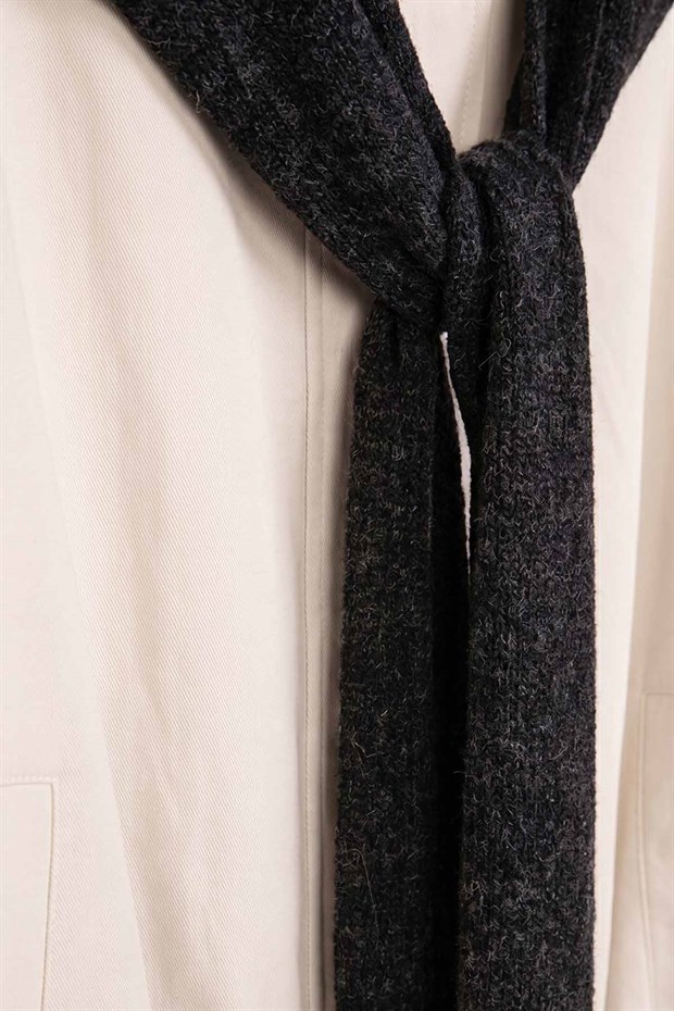 Bej Piliseli Bel Detaylı Ceket