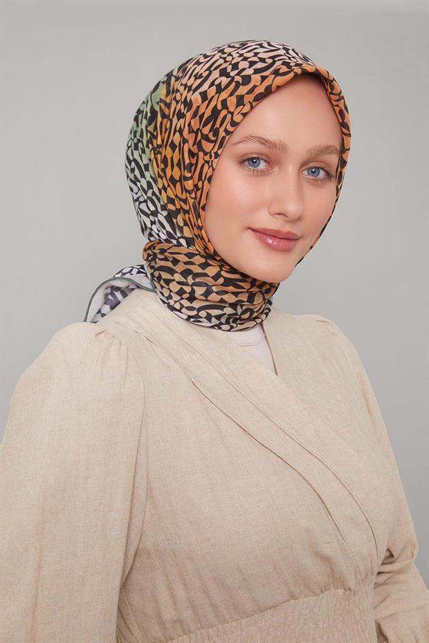 Bej Renk Geçişli Desen Soft Eşarp