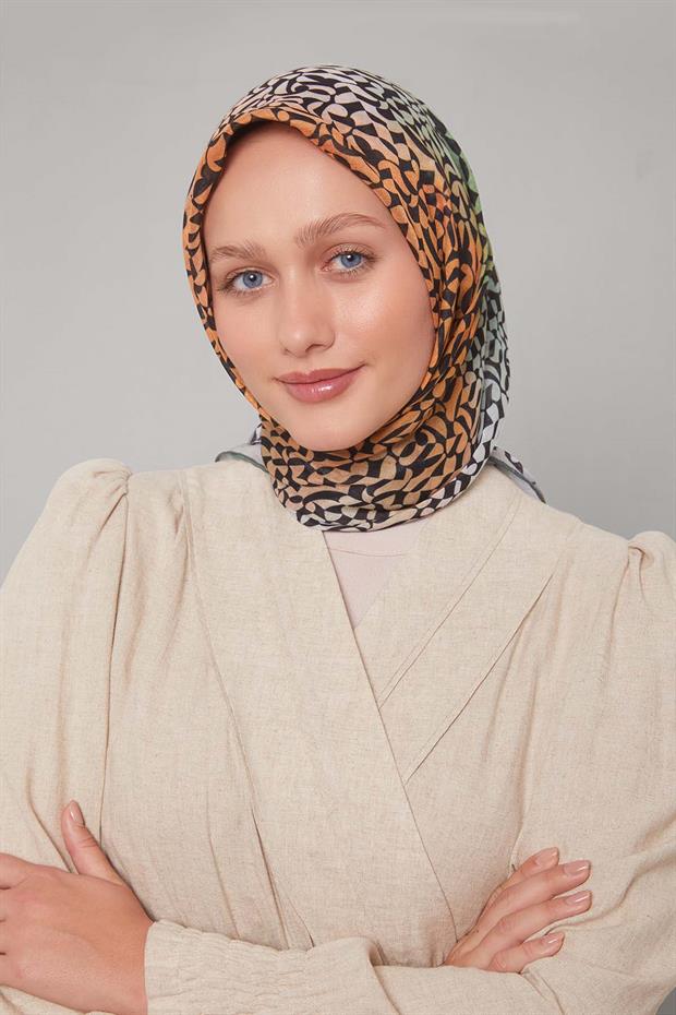 Bej Renk Geçişli Desen Soft Eşarp