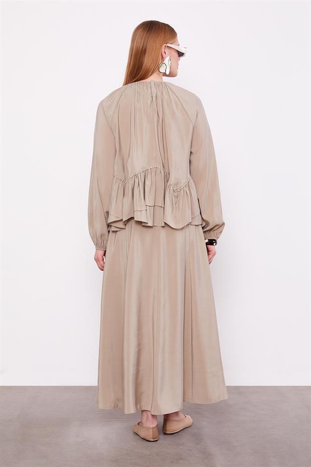 Bej Şerit Dantel Detay Etekli Takım