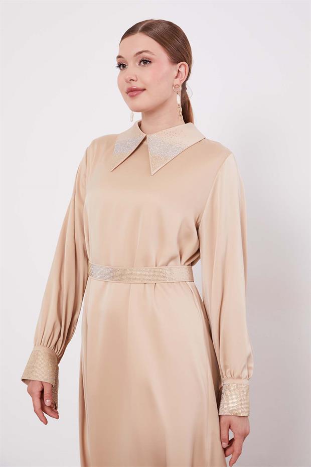 Bej Taş Detaylı Saten Elbise