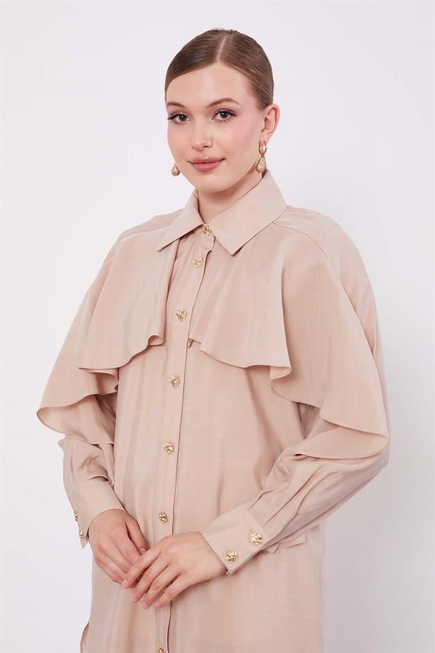 Bej Volan Detay Düğmeli Gömlek