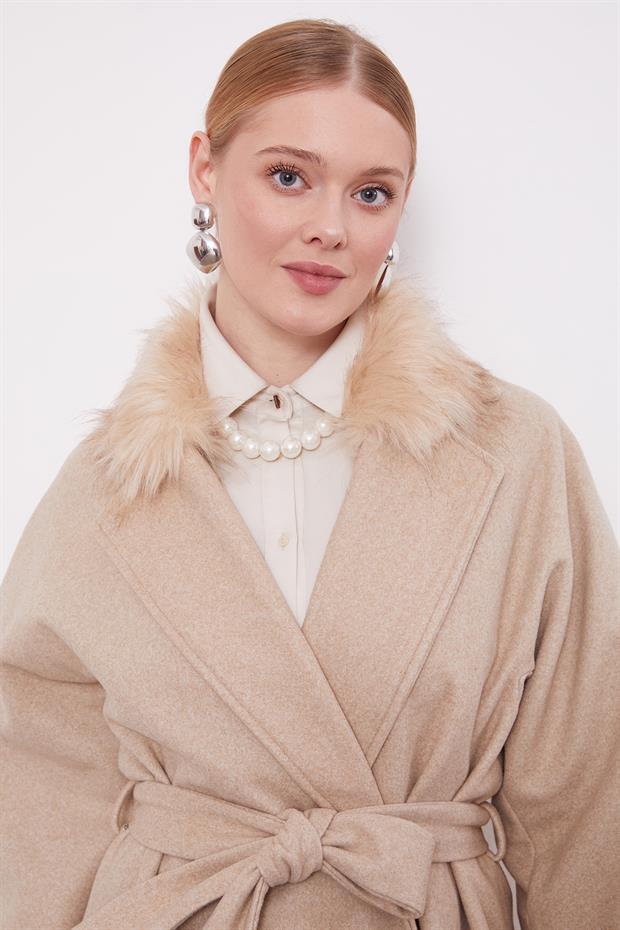 Bej Yakası Küklü Kuşaklı Kaşe Kaban