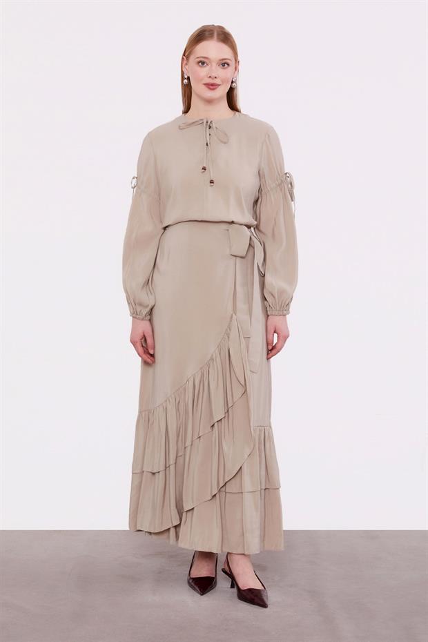 Bej Yandan Bağlamalı Etek Takım