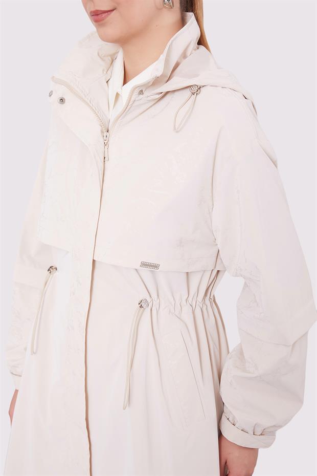 Bej Yansıma Detaylı Trençkot