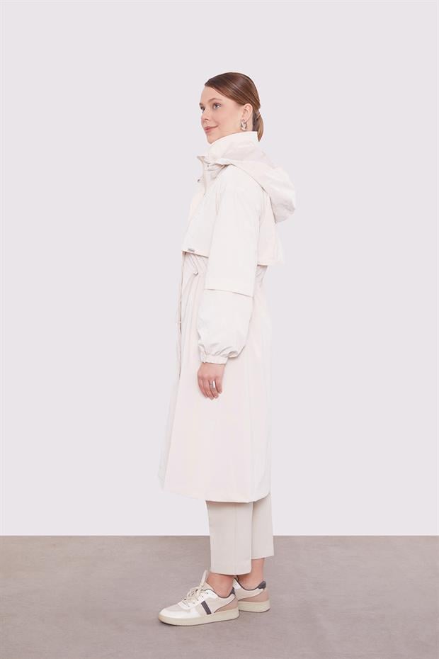 Bej Yansıma Detaylı Trençkot