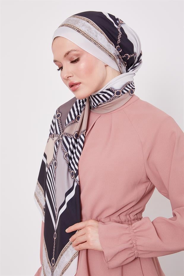 Bej Zincir Desen Love