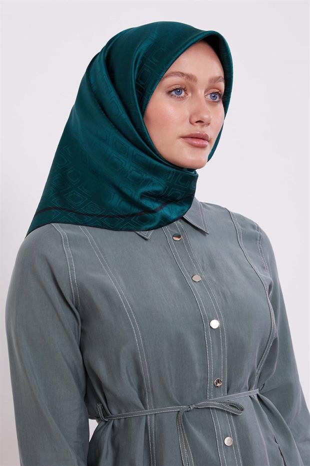 Benetton Baklava Desen Monogram İpek Eşarp