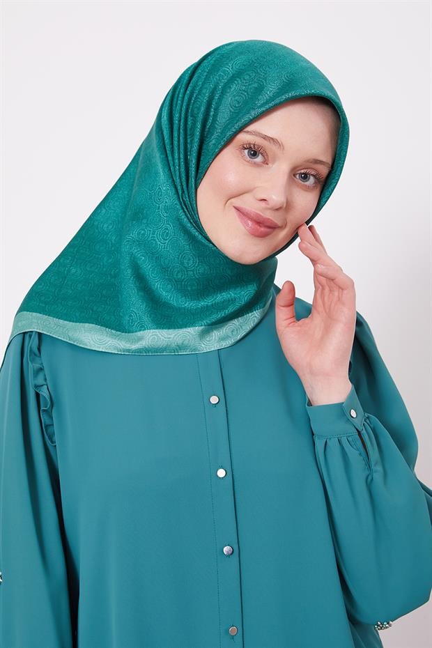 Benetton Halka Desen Monogram Eşarp