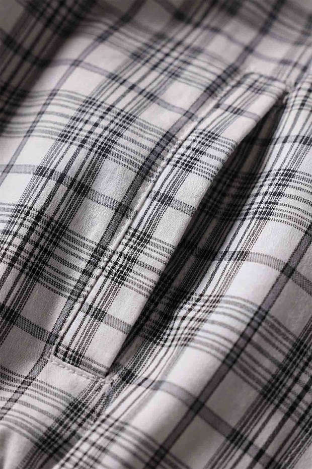 Beyaz Bel Klips Detaylı Gömlek