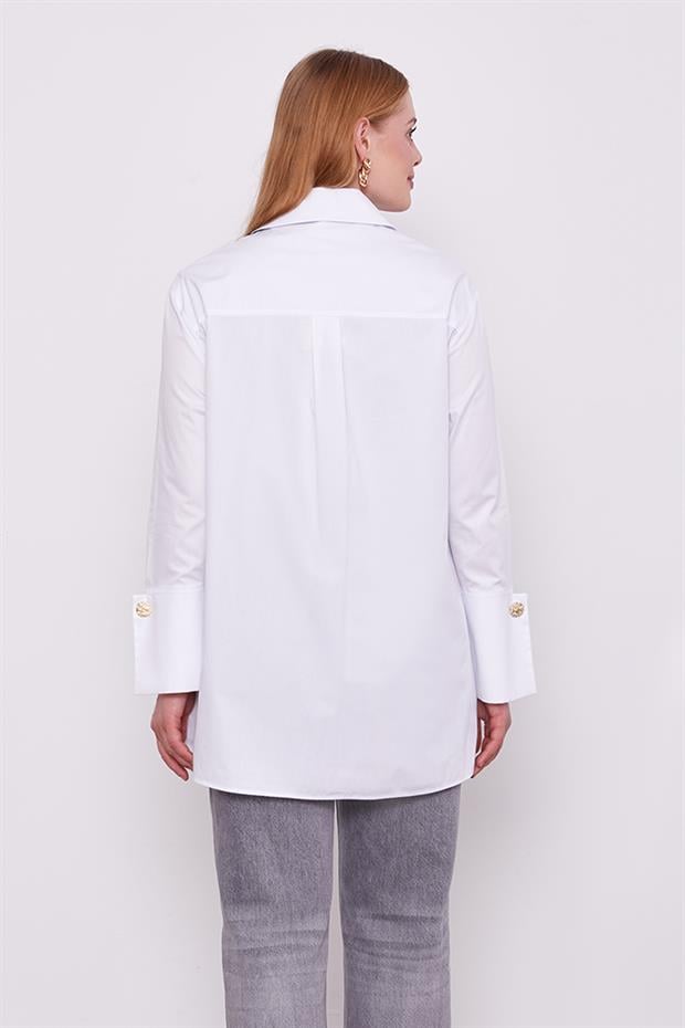 Beyaz Broş Düğme Detaylı Gömlek