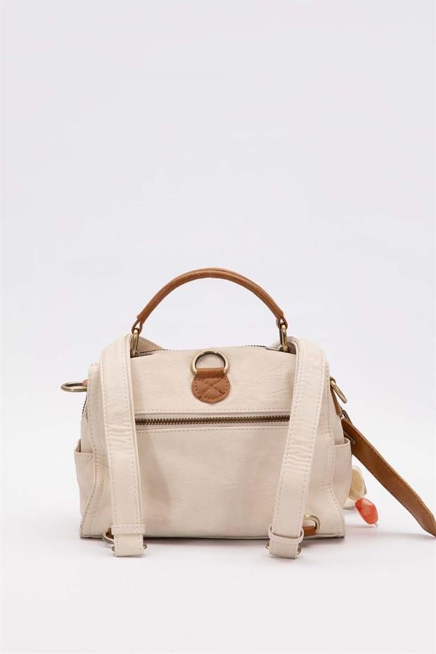 Beyaz Çapraz Fermuar Detaylı Sırt Çantası