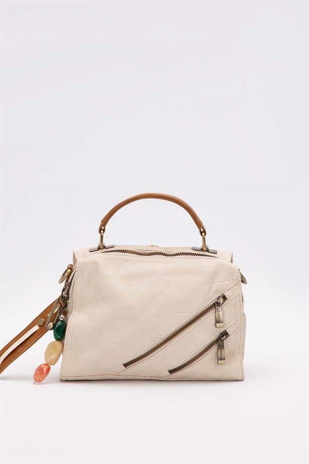 Beyaz Çapraz Fermuar Detaylı Sırt Çantası