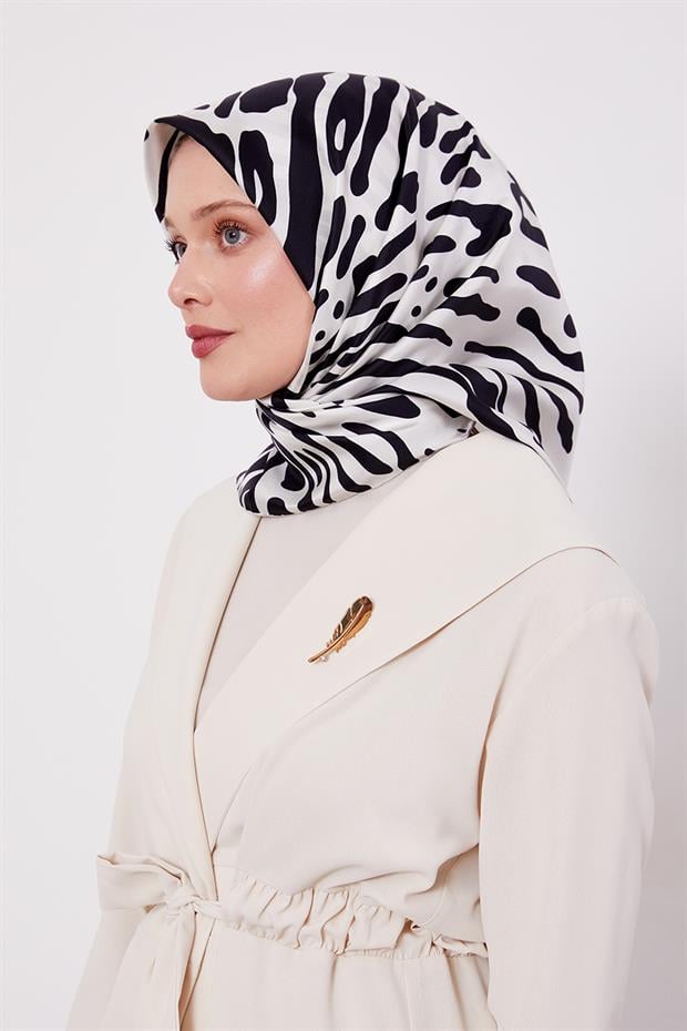 Beyaz Leopar Desen Twill İpek Eşarp