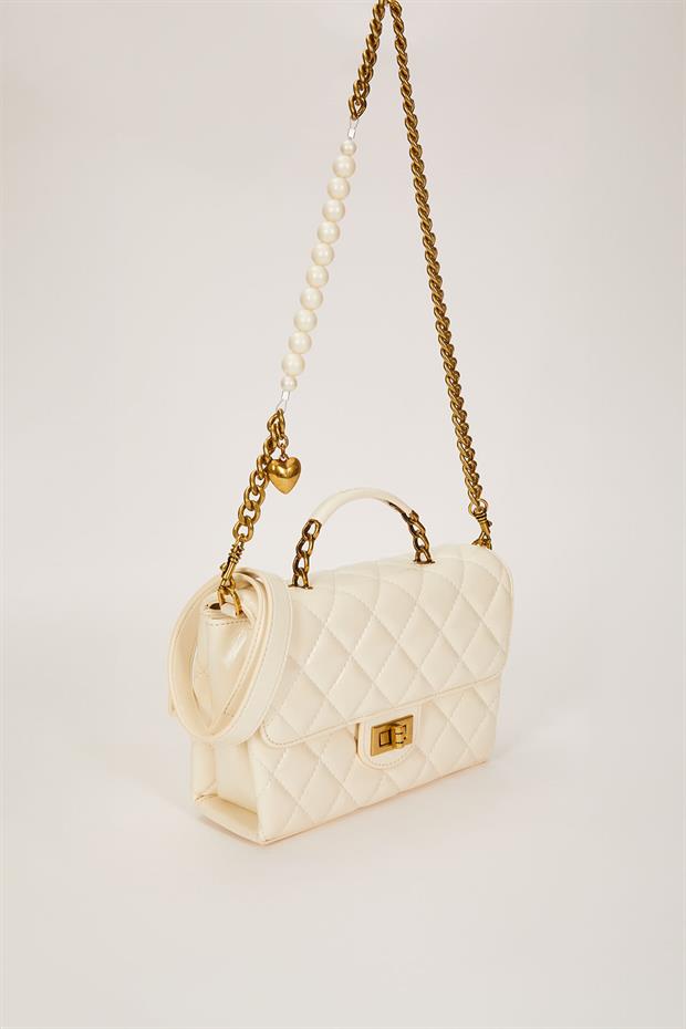 Beyaz İnci Ve Kalp Aksesuar Detaylı Omuz Çantası