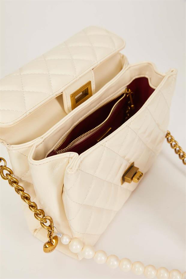 Beyaz İnci Ve Kalp Aksesuar Detaylı Omuz Çantası