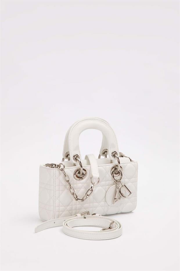 Beyaz Kapitone Logo Aksesuarlı Omuz Çantası