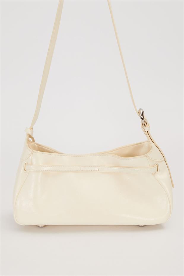 Beyaz Metal Kilit Kapamalı Omuz Çantası