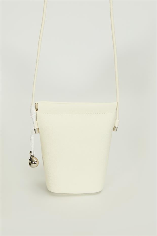 Beyaz Metal top Aksesuarlı Omuz Çantası