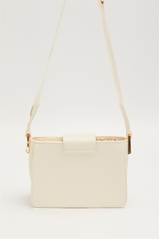 Beyaz Ön Cep Detaylı Omuz Çantası