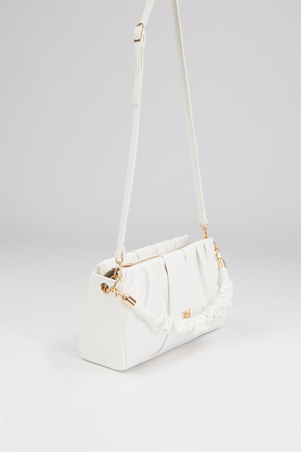 BEYAZ RUGAN Büzgü Detaylı El Çantası
