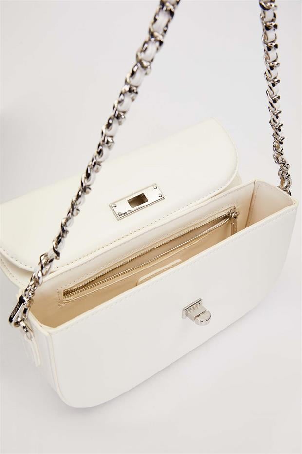 Beyaz Silver Kilit Detaylı Omuz Çantası