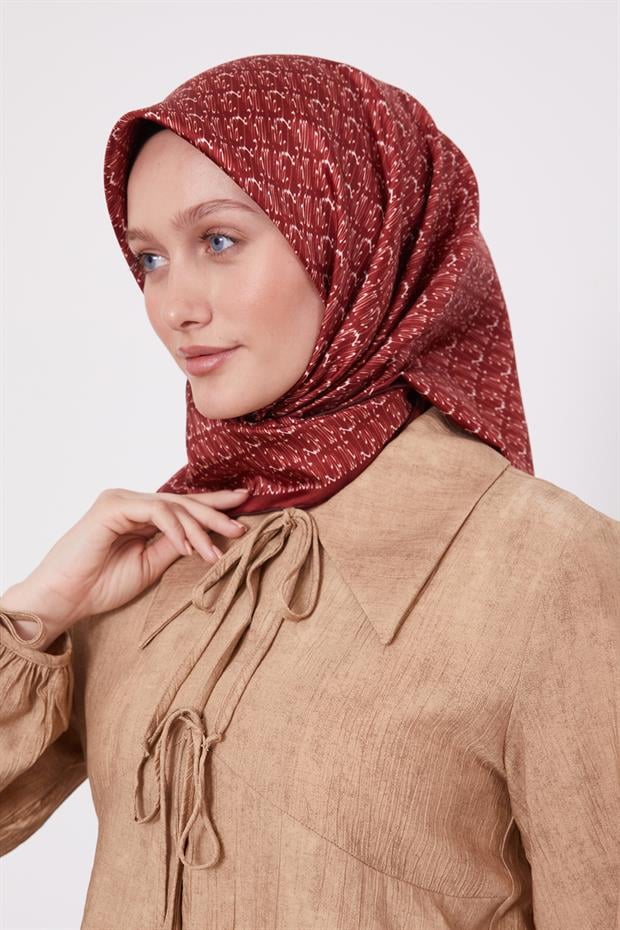Bordo El Yazısı Desen Twill İpek Eşarp