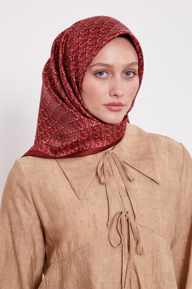 Bordo El Yazısı Desen Twill İpek Eşarp