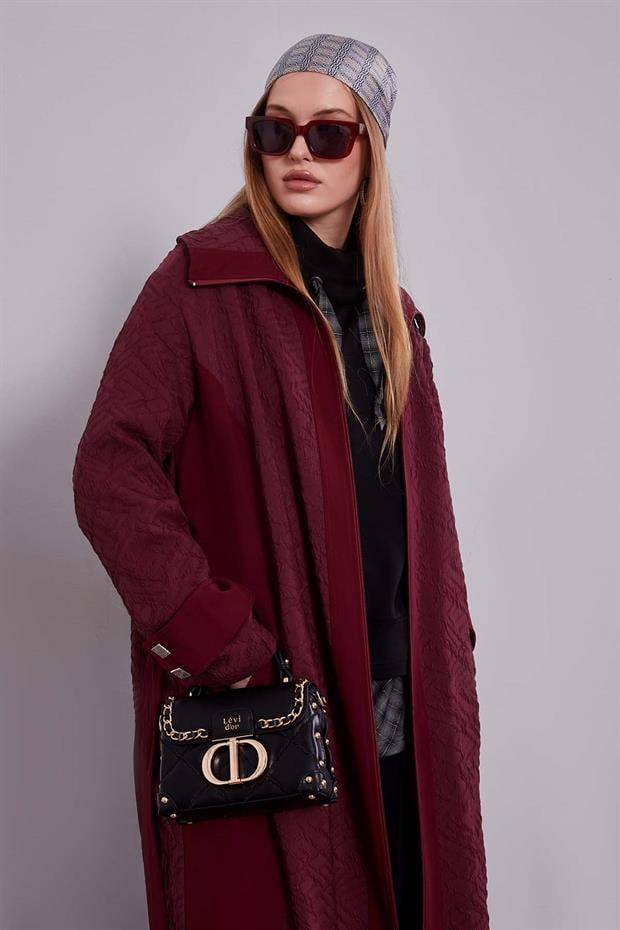 Bordo Kendinden Desenli Fermuarlı Kap