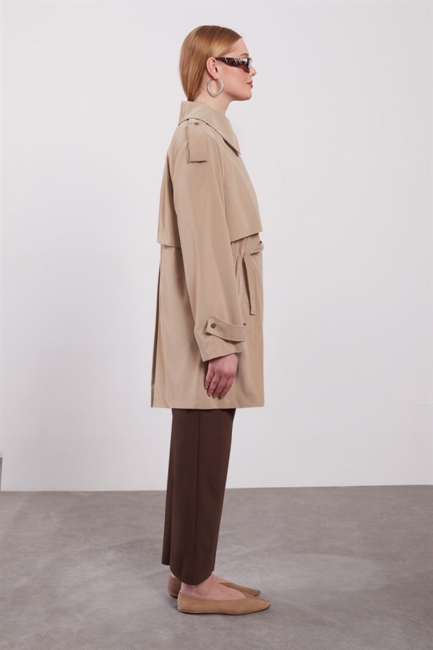 Camel Çıtçıt Kapamalı Kısa Trençkot