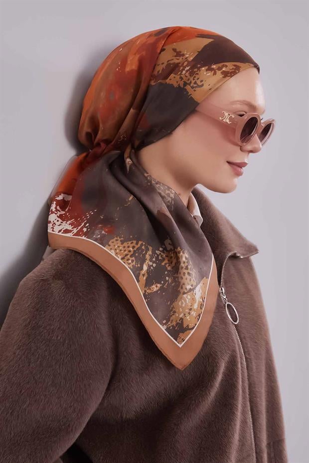 Camel Karma Desenli Twill İpek Eşarp