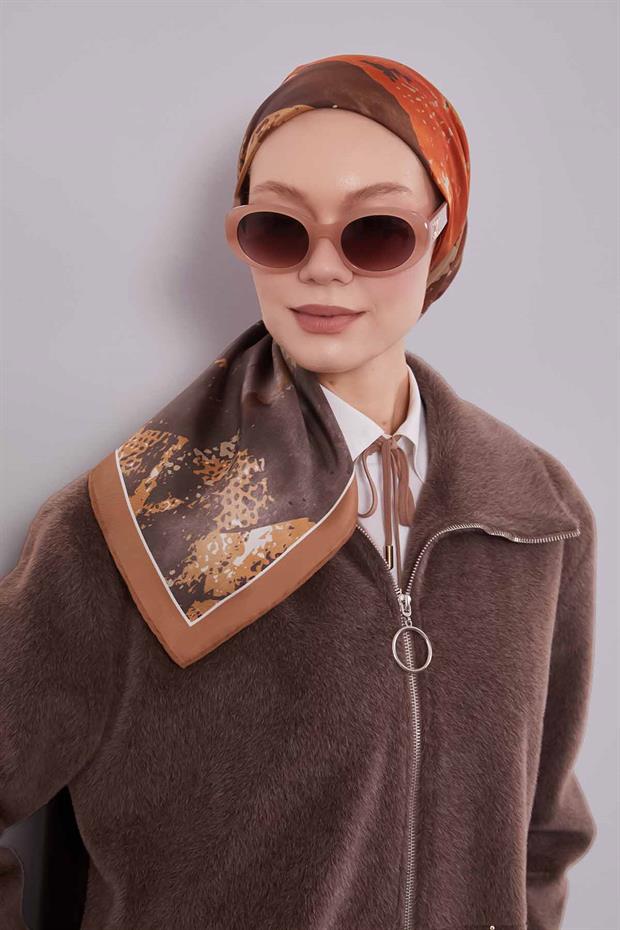 Camel Karma Desenli Twill İpek Eşarp