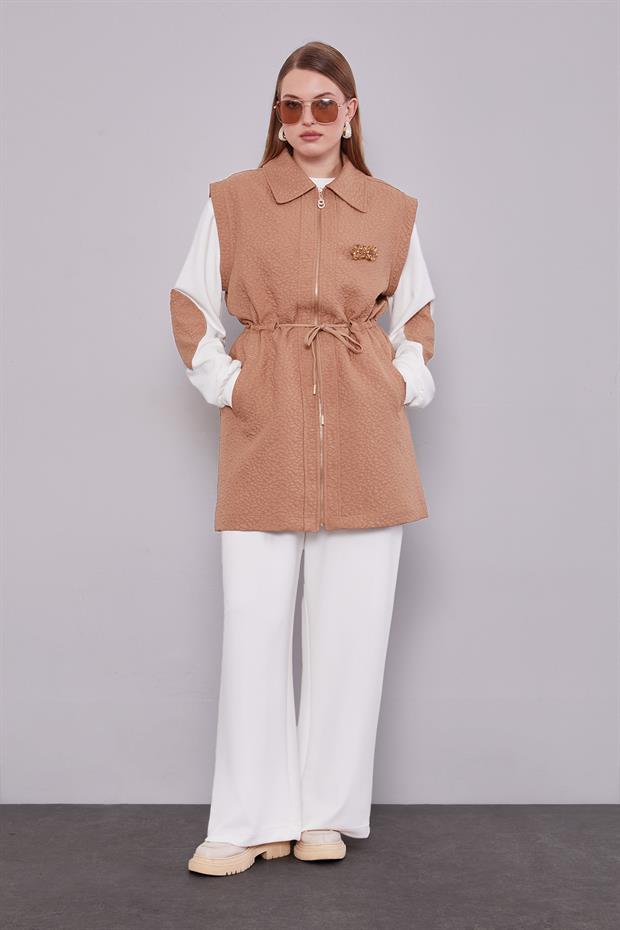 Camel Kendinden Desenli Yelekli Üçlü Takım