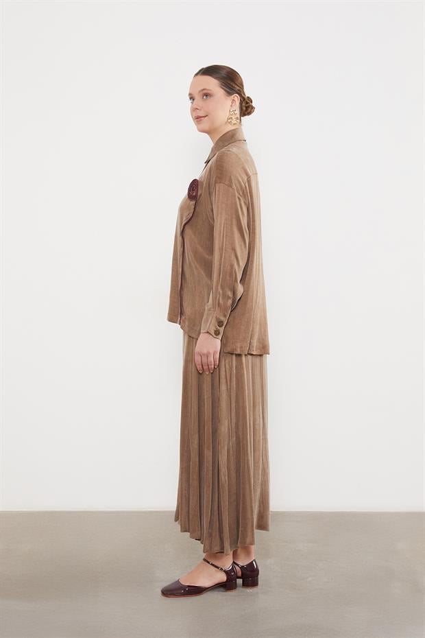 Camel Önü Gül Detaylı Düğmeli Cupra Etek Takım