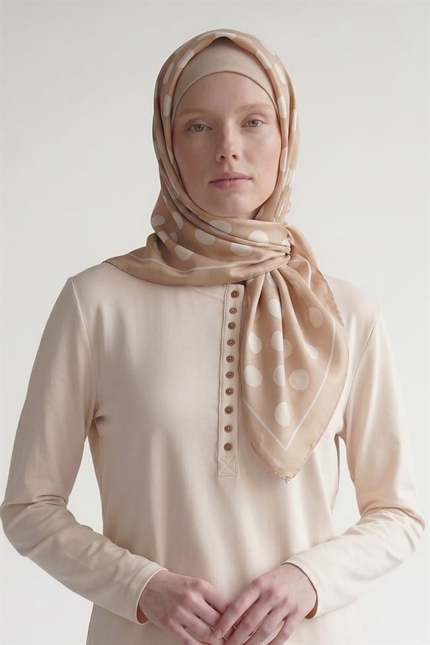 Camel Puantiyeli Twill İpek Eşarp