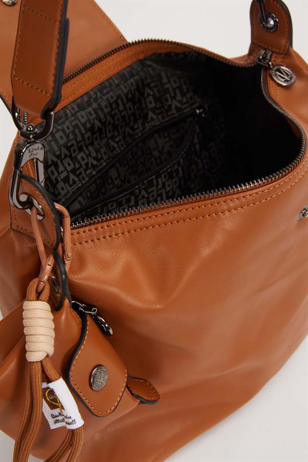 Camel Üst Kapaklı Charm Detay Omuz Çantası