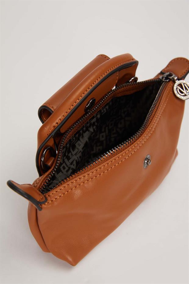Camel Üst Kapama Detaylı El Çantası